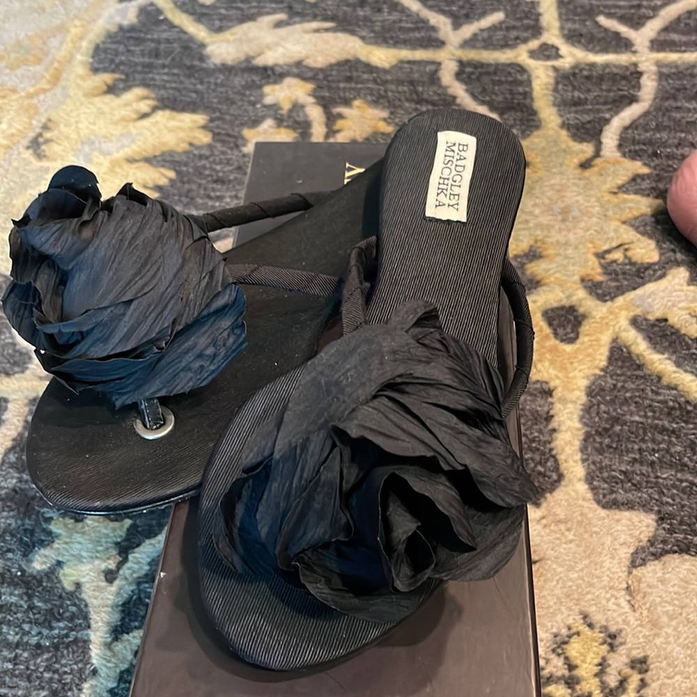 Badgley Mischka ‘flip flops’